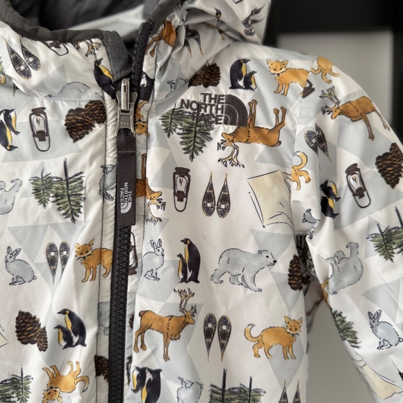 The North Face Infant Reversible Perrito Jacket, 12-18 months - Picture 3 of 9